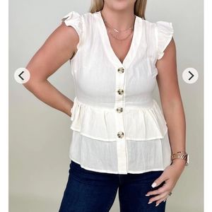 #77. Hayden Button Down Ruffle Hem Top size small